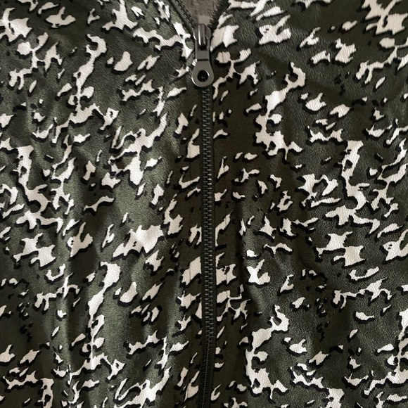 2/30$ all dresses - Picture 2 of 7